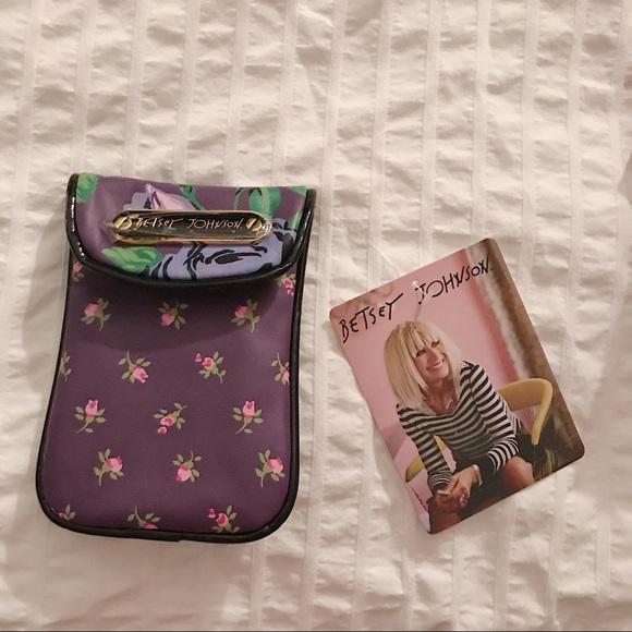 NWT Betsey Johnson Mixed Floral Pda Case - Picture 3 of 6